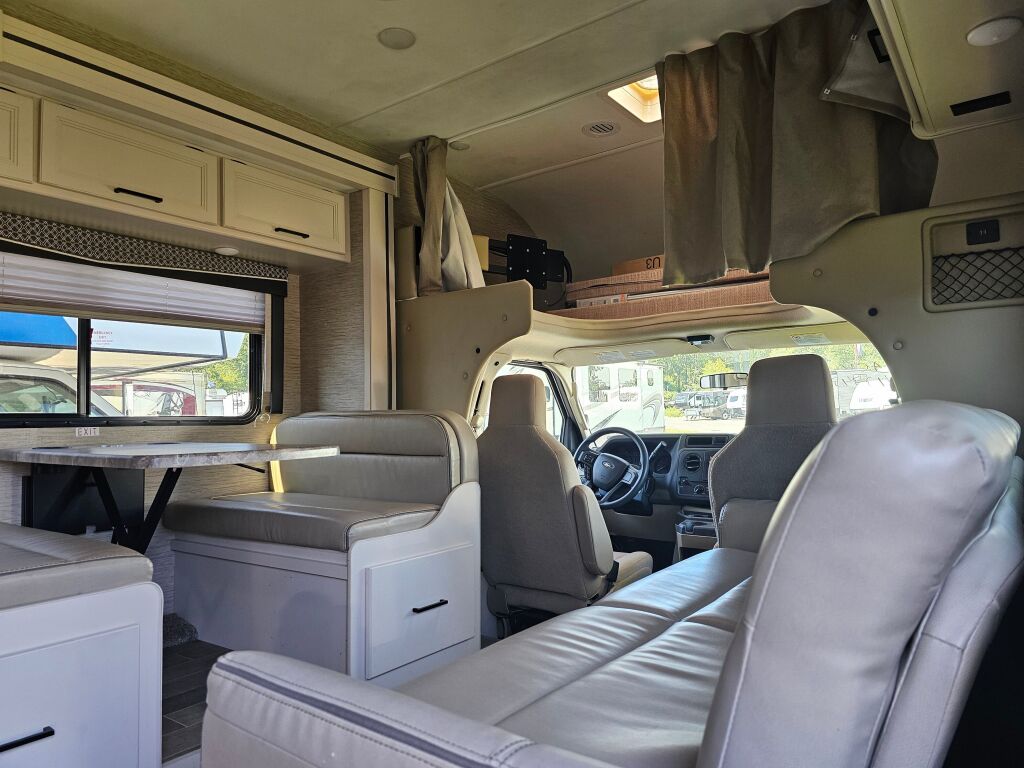 2022 Thor Motor Coach Chateau 31E