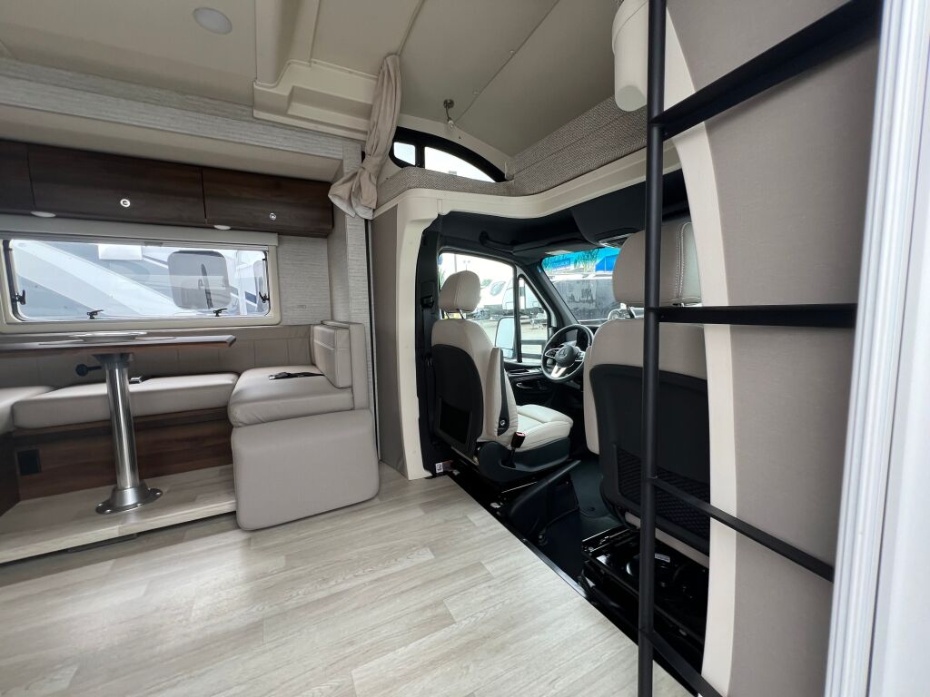 2023 Winnebago View 24J