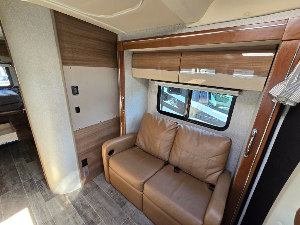 2019 Itasca Navion 24V