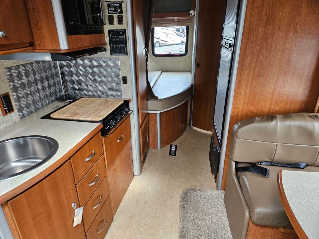 2009 Winnebago View 24J