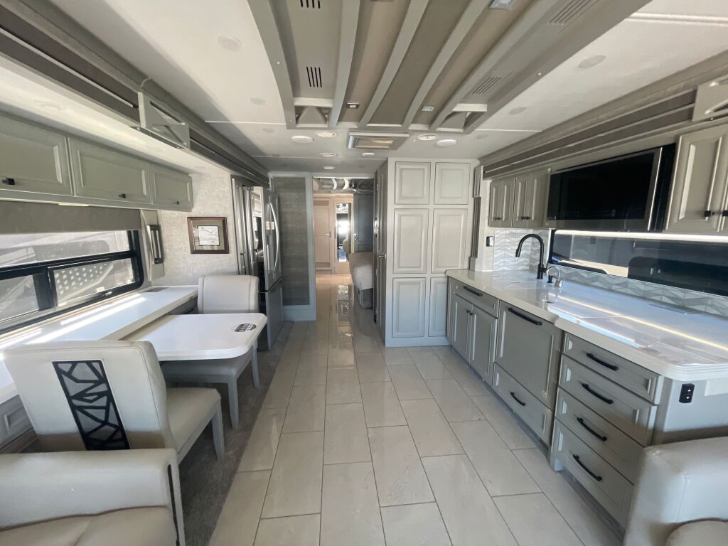 2025 Tiffin Motorhomes Allegro Bus 40IP