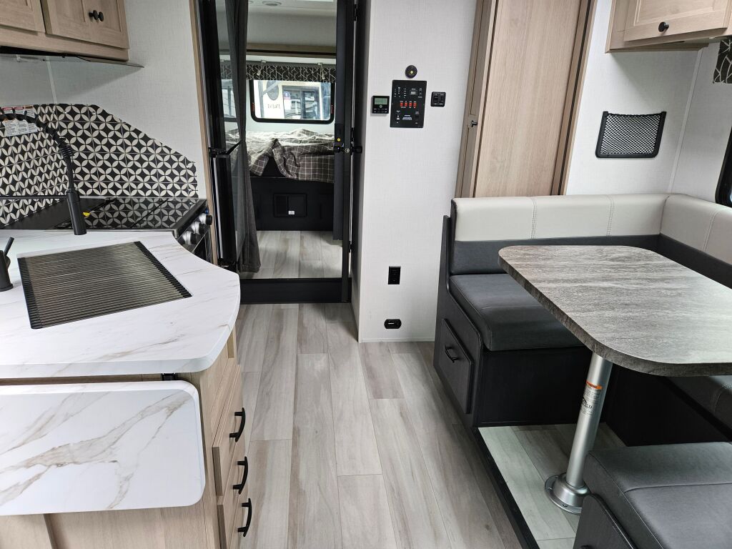 2025 Forest River Sunseeker 2500TS