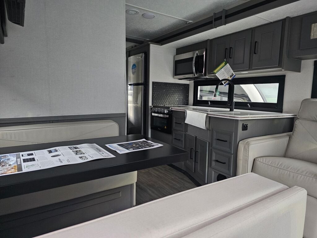 2025 Coachmen Mirada 29FW