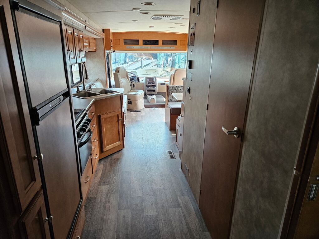 2019 Winnebago Vista 29V