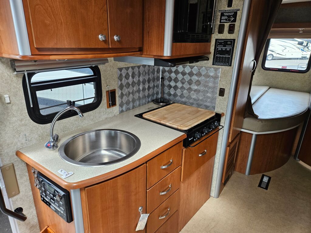 2009 Winnebago View 24J