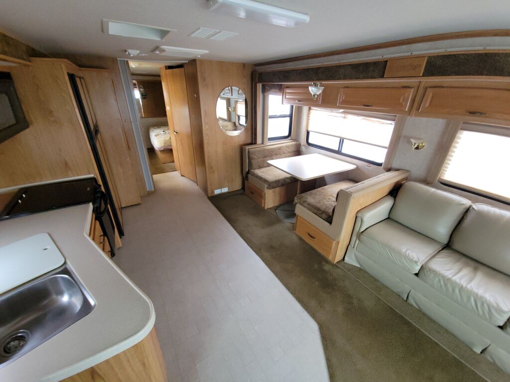 2005 Fleetwood Bounder 34F