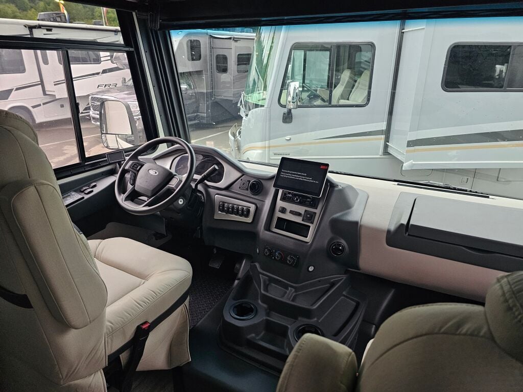 2025 Coachmen Mirada 29FW