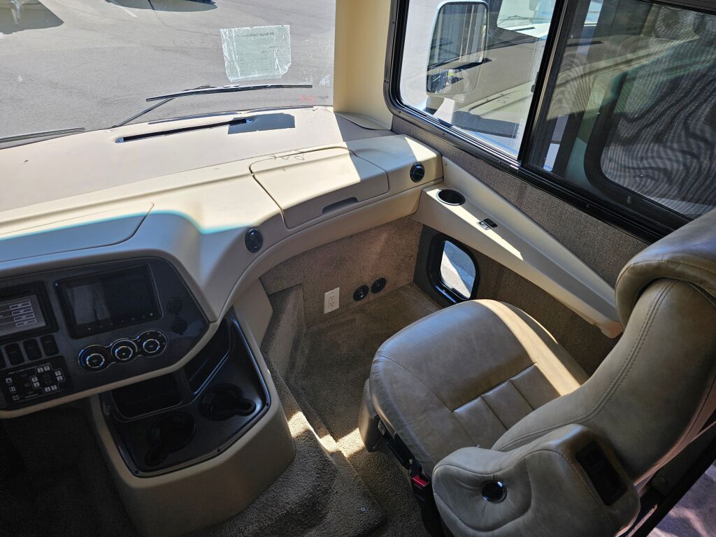 2017 Tiffin Motorhomes Allegro 36LA