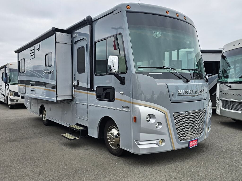 2020 Winnebago Adventurer 27N