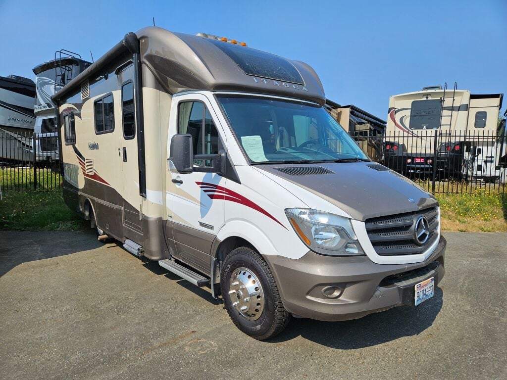 2015 Itasca Navion 24V