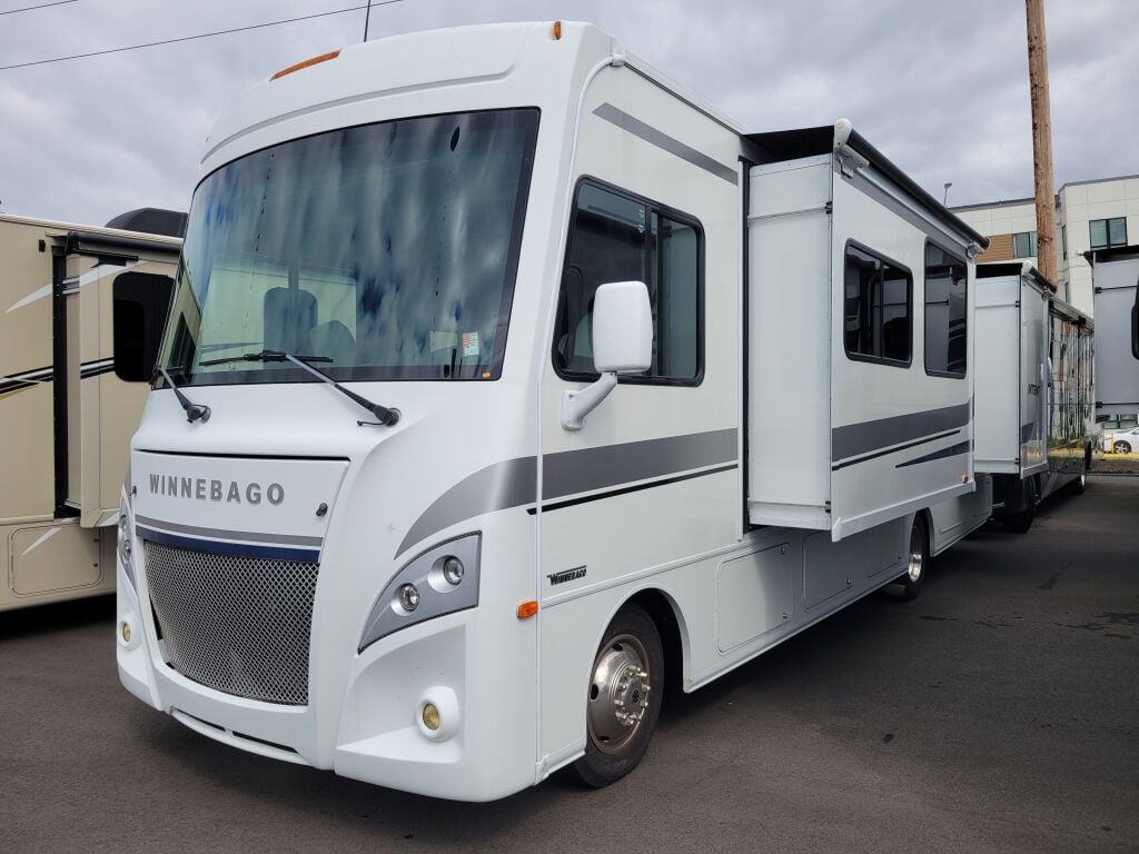 2018 Winnebago Intent 30R