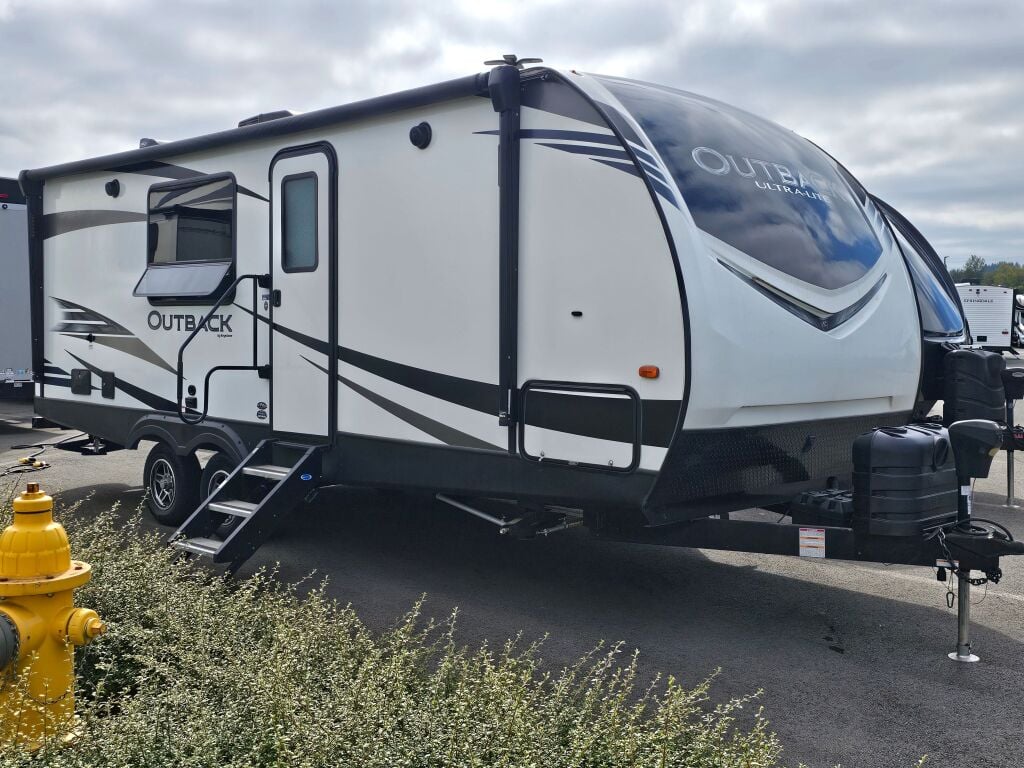 2020 Keystone Outback Ultra-Lite 221UMD