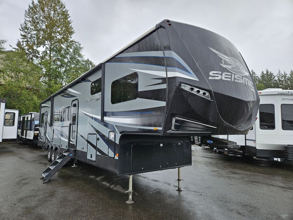 2020 Jayco Seismic 4125