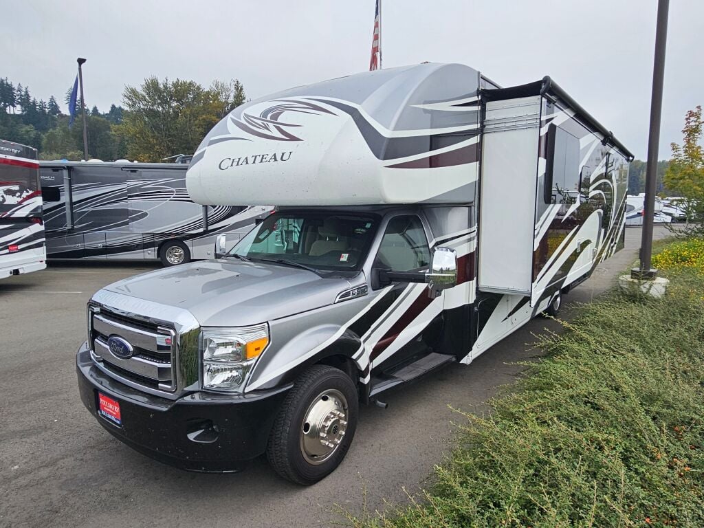 2016 Thor Motor Coach Chateau Super C 35SB