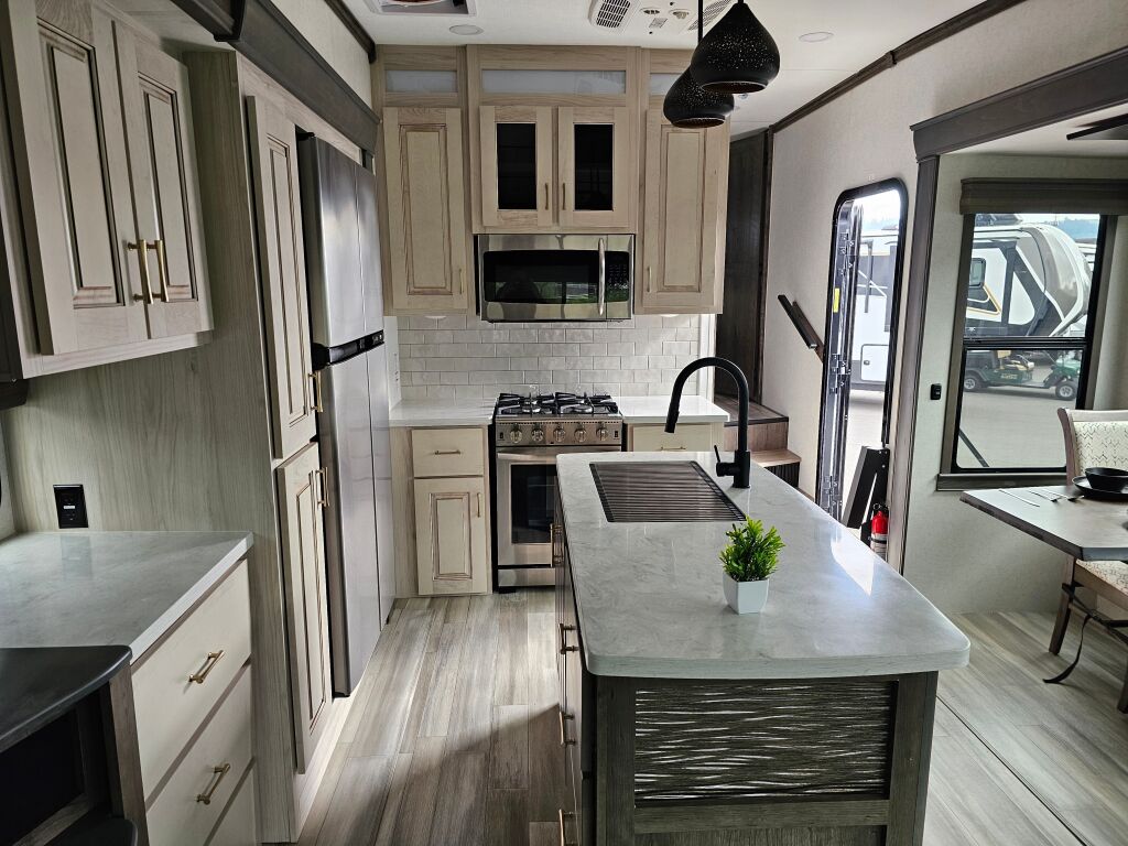 2022 Alliance RV Paradigm 295MK