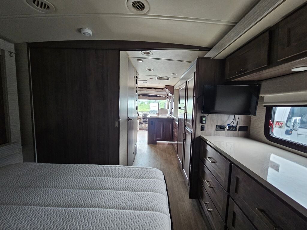 2020 Winnebago Adventurer 27N