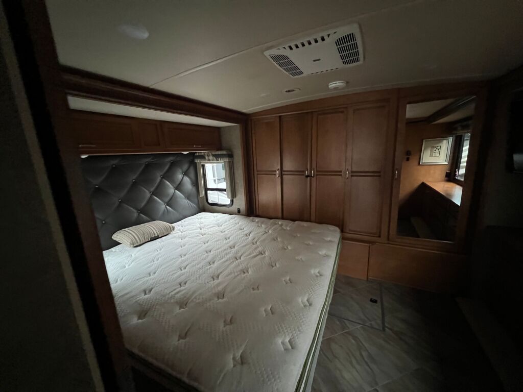 2017 Winnebago Forza 36G