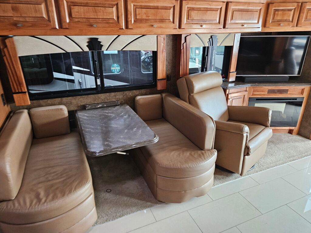 2015 Tiffin Motorhomes Phaeton 40QBH