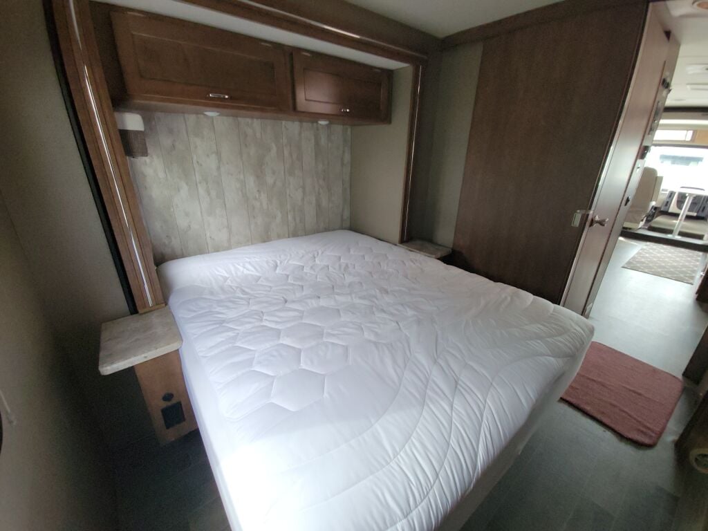 2018 Winnebago Intent 30R