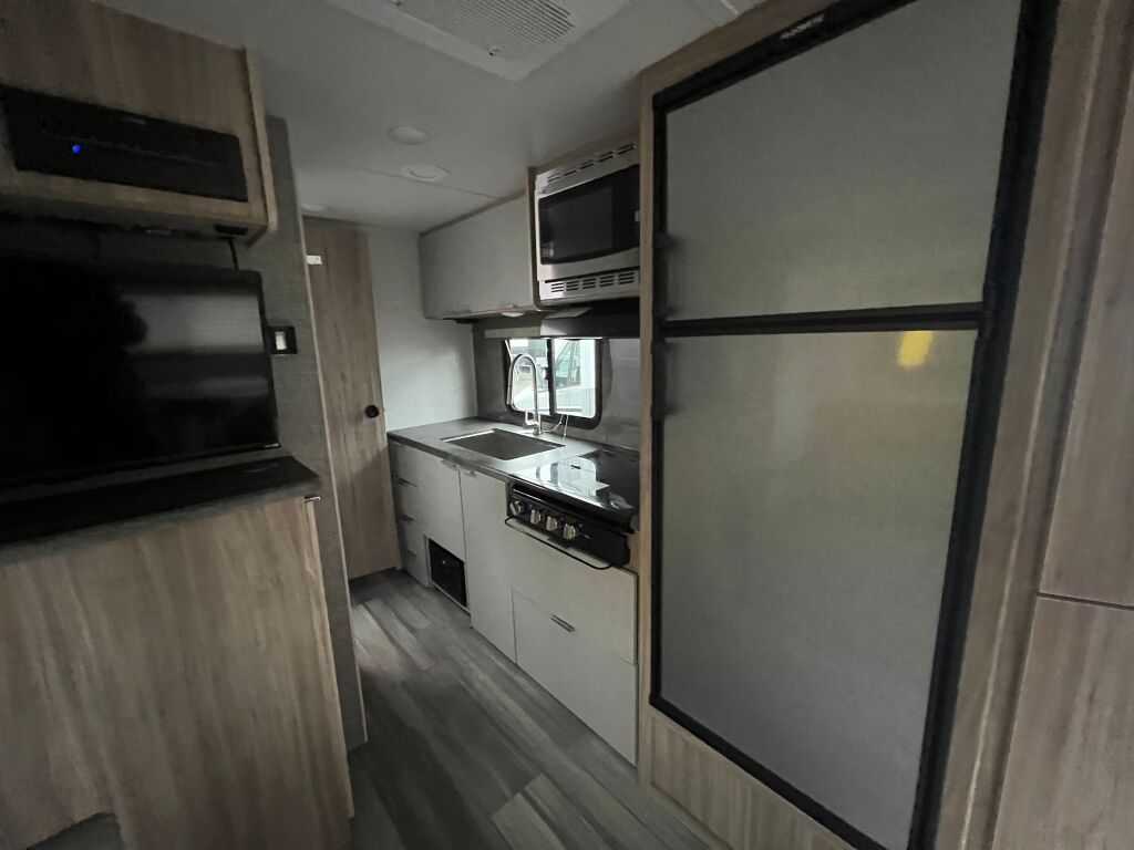 2021 Winnebago Micro Minnie 2225RL