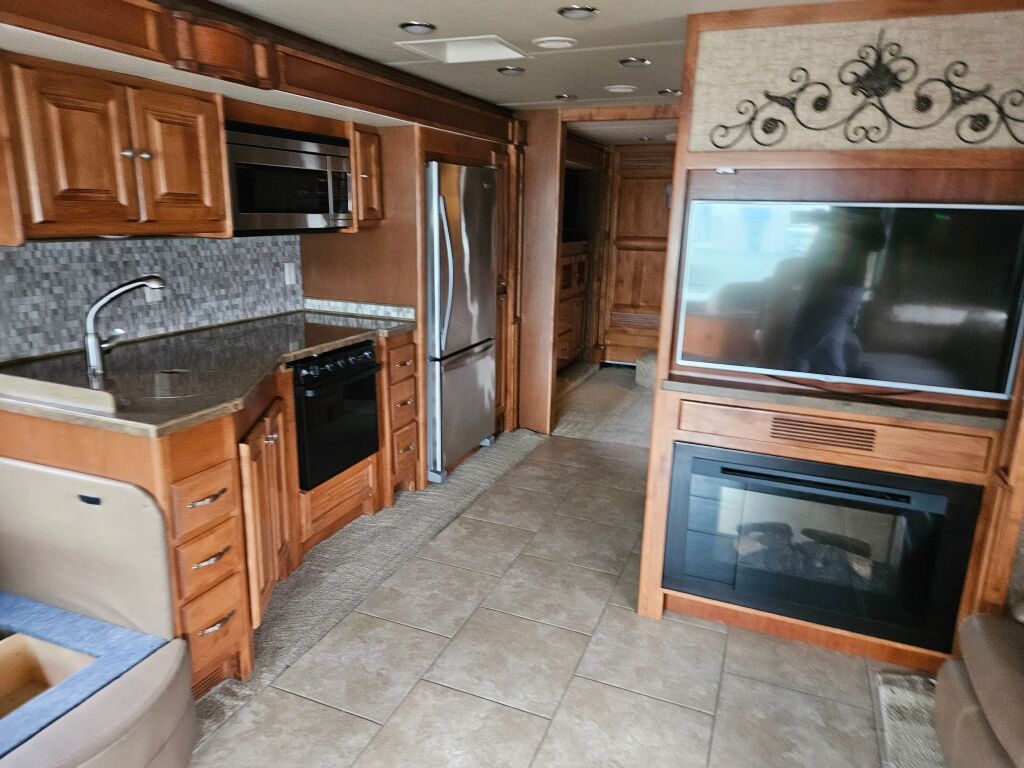 2015 Tiffin Motorhomes Allegro Red 33AA