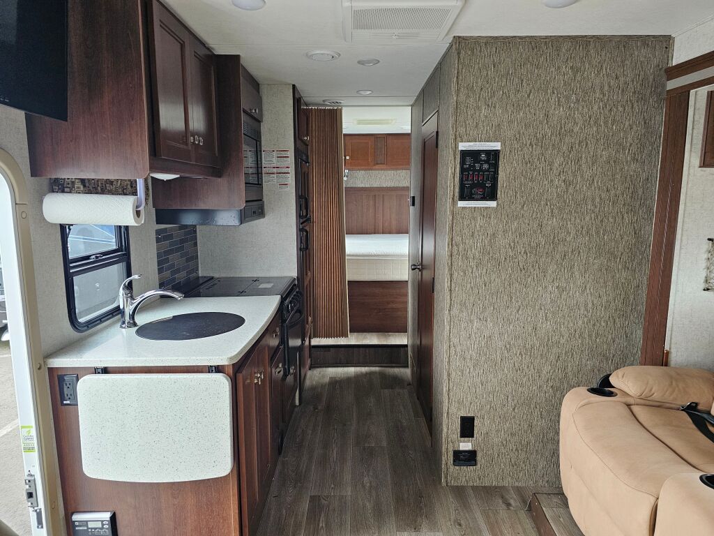 2018 Forest River Sunseeker 2650S