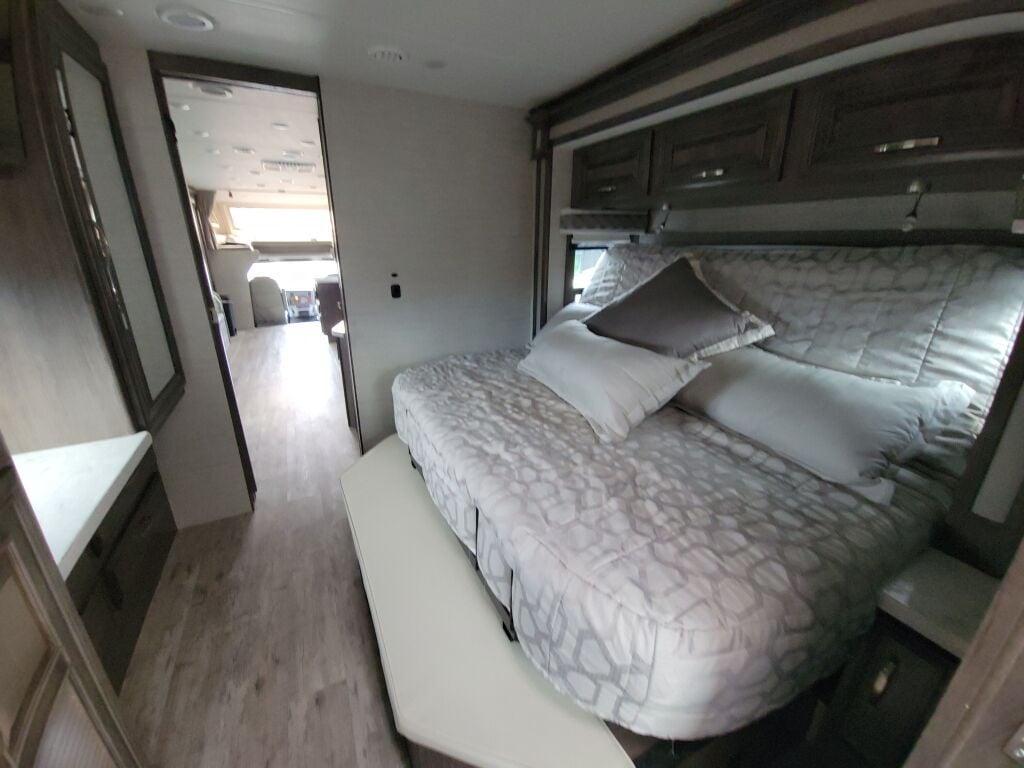 2022 Jayco Seneca 37K