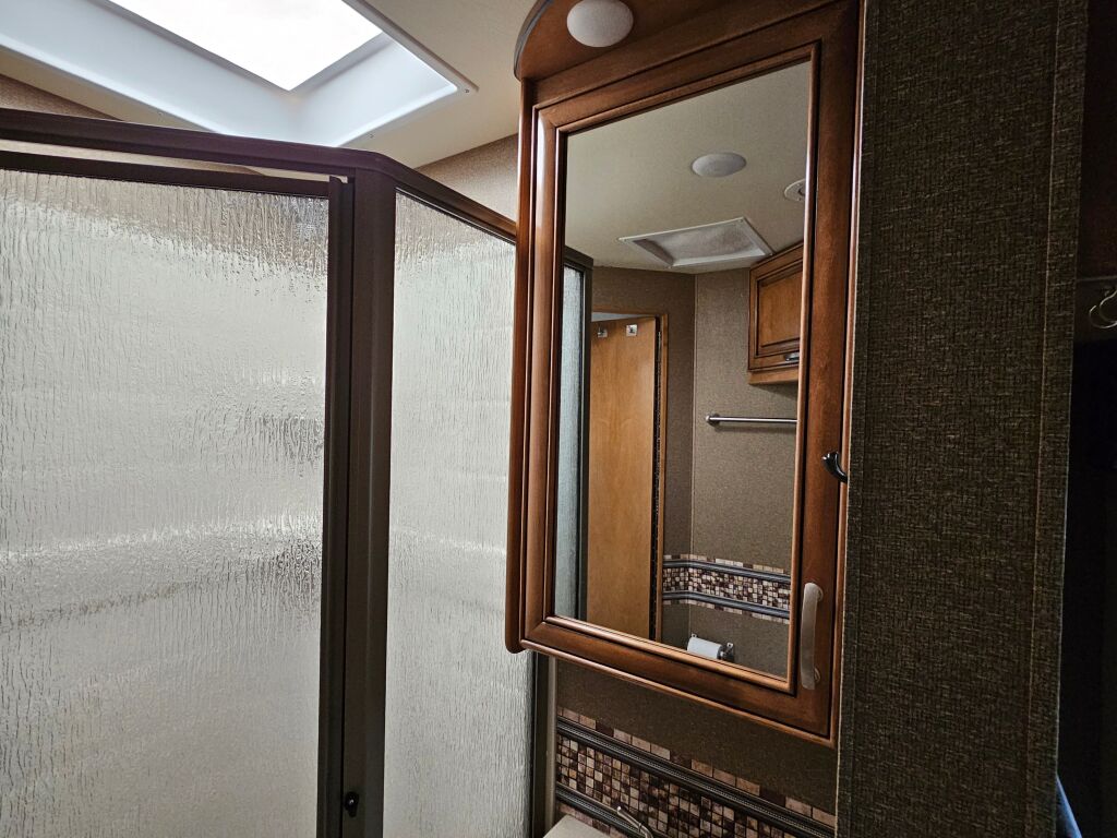 2016 Thor Motor Coach Chateau Super C 35SB