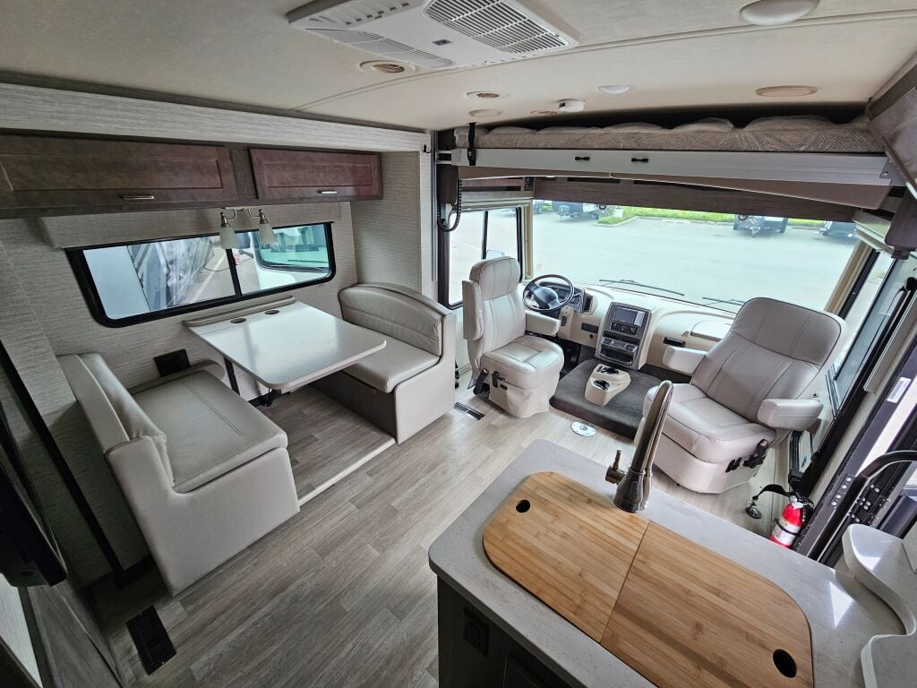 2020 Winnebago Adventurer 27N