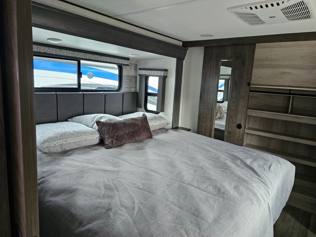 2022 Alliance RV Paradigm 295MK