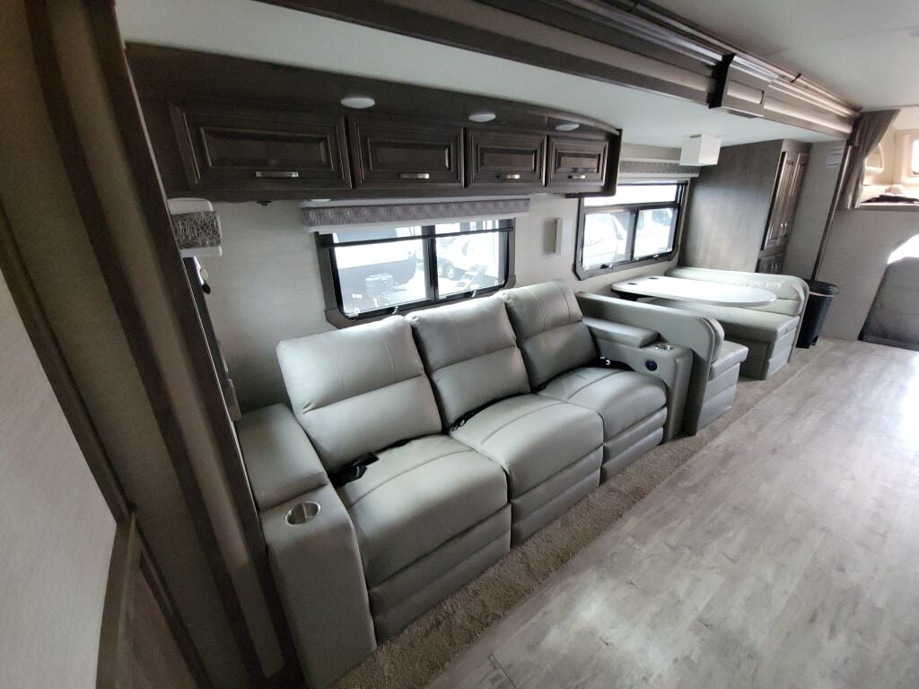 2022 Jayco Seneca 37K