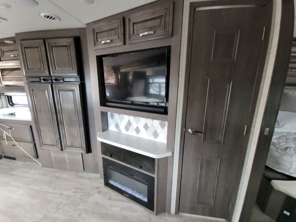 2022 Jayco Seneca 37K