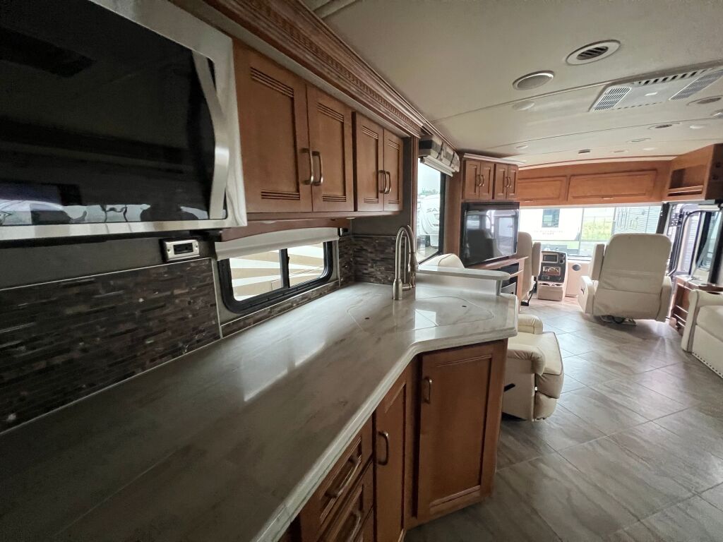 2017 Winnebago Forza 36G