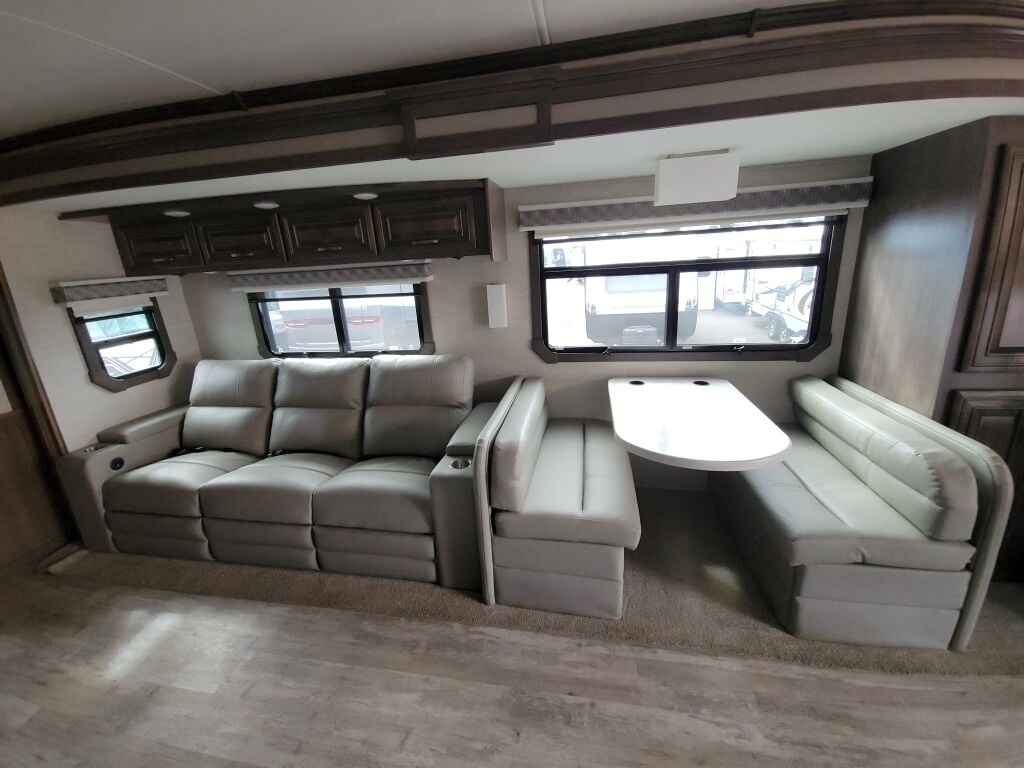 2022 Jayco Seneca 37K