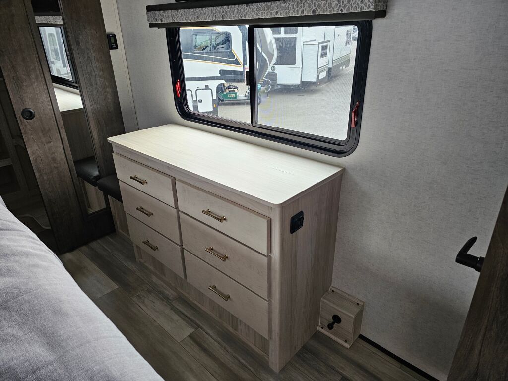 2022 Alliance RV Paradigm 295MK