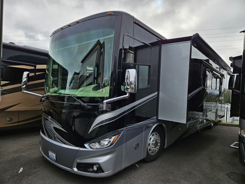 2015 Tiffin Motorhomes Phaeton 40QBH