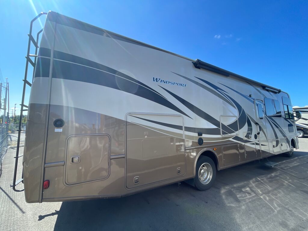 2017 Thor Motor Coach Windsport 34J