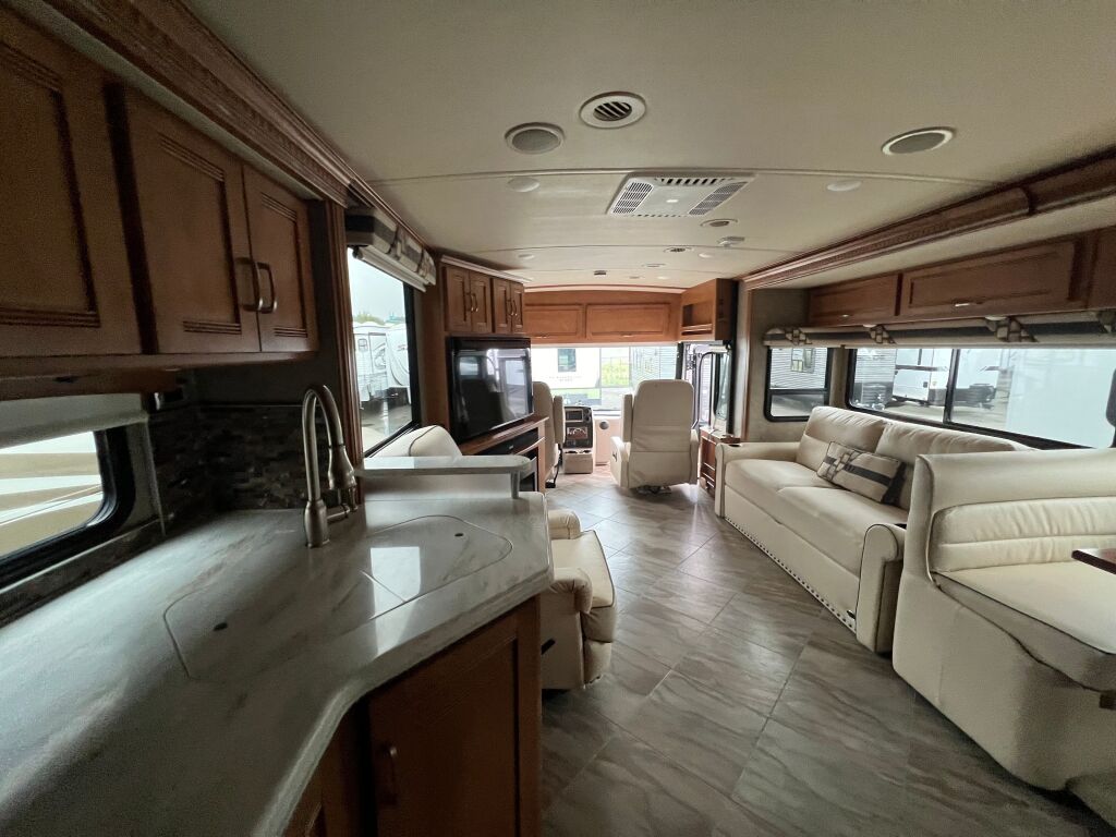 2017 Winnebago Forza 36G