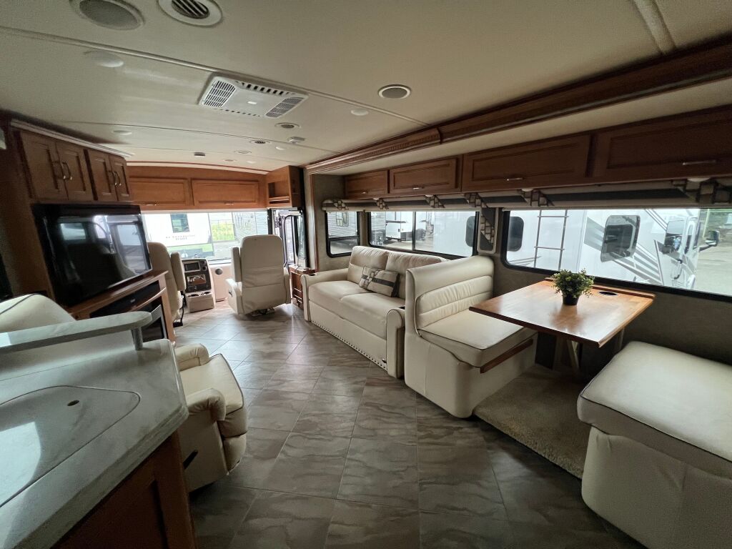 2017 Winnebago Forza 36G