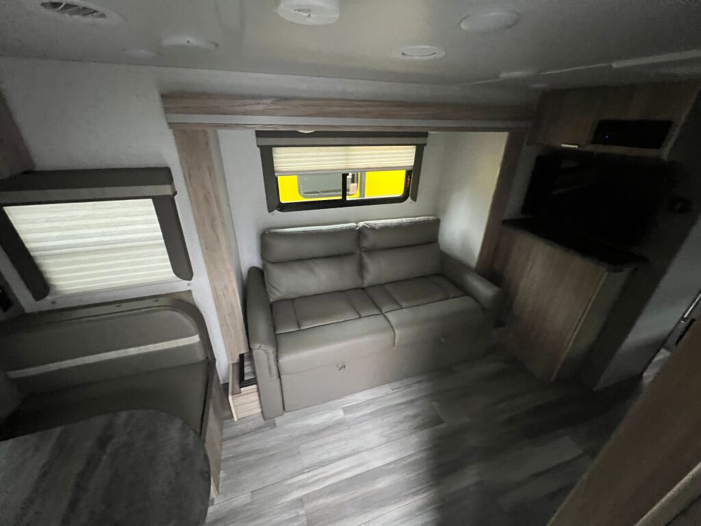 2021 Winnebago Micro Minnie 2225RL