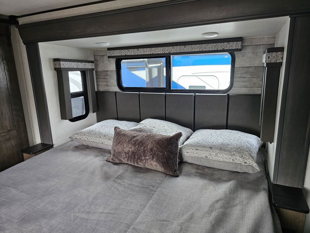 2022 Alliance RV Paradigm 295MK