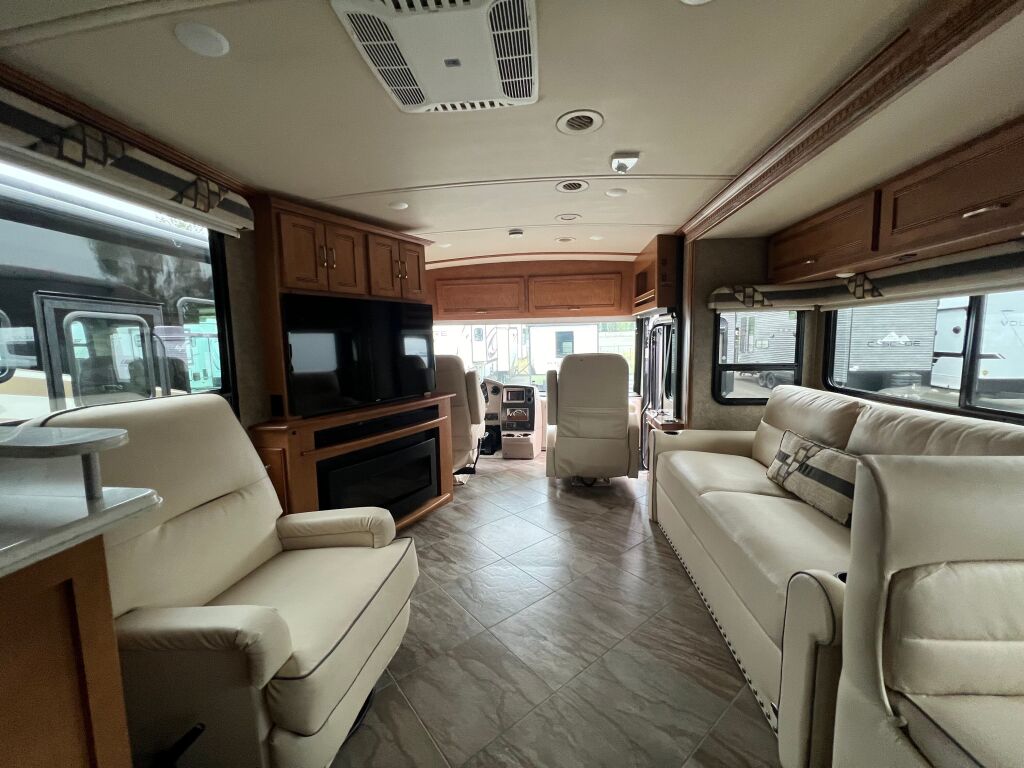 2017 Winnebago Forza 36G