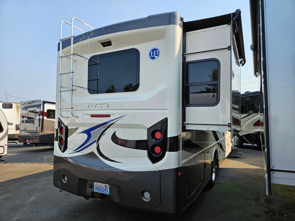 2022 Holiday Rambler Invicta 34MB