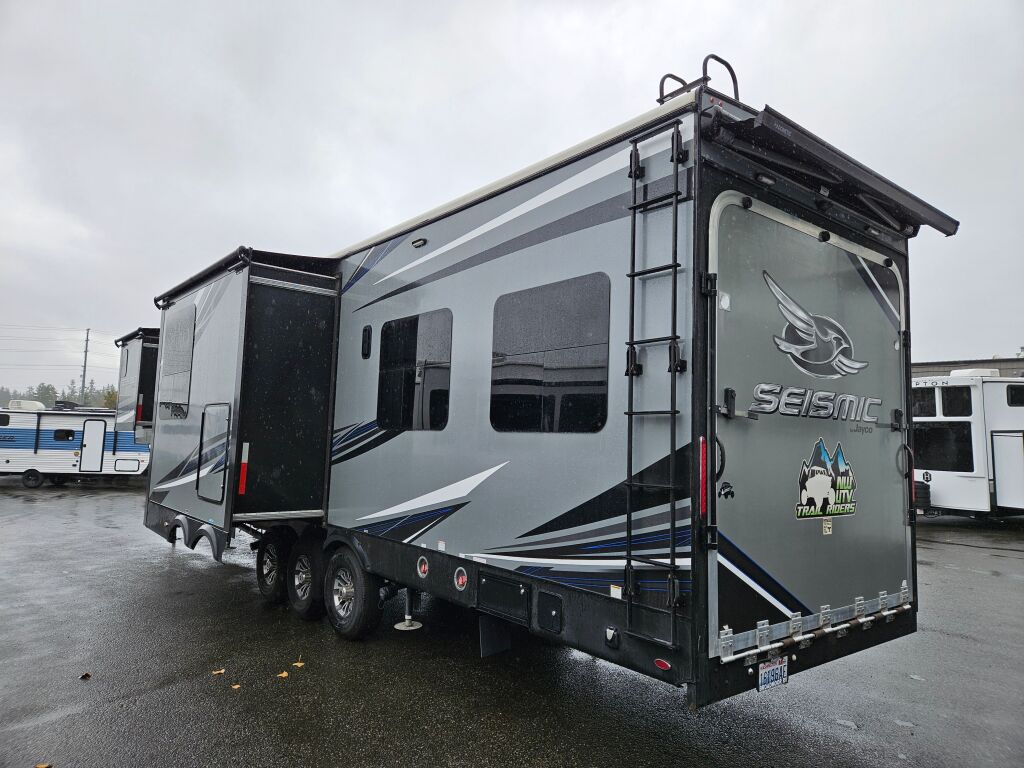 2020 Jayco Seismic 4125