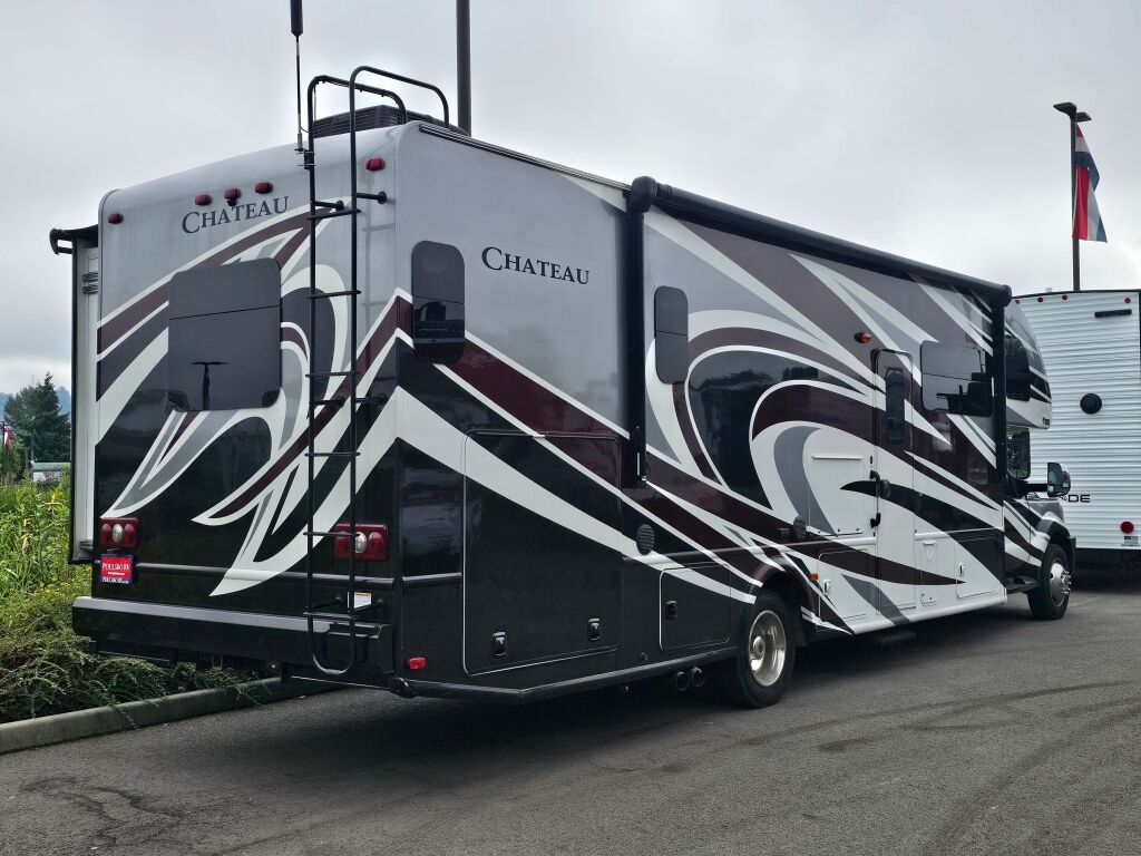 2016 Thor Motor Coach Chateau Super C 35SB