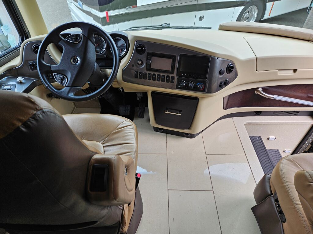 2015 Tiffin Motorhomes Phaeton 40QBH