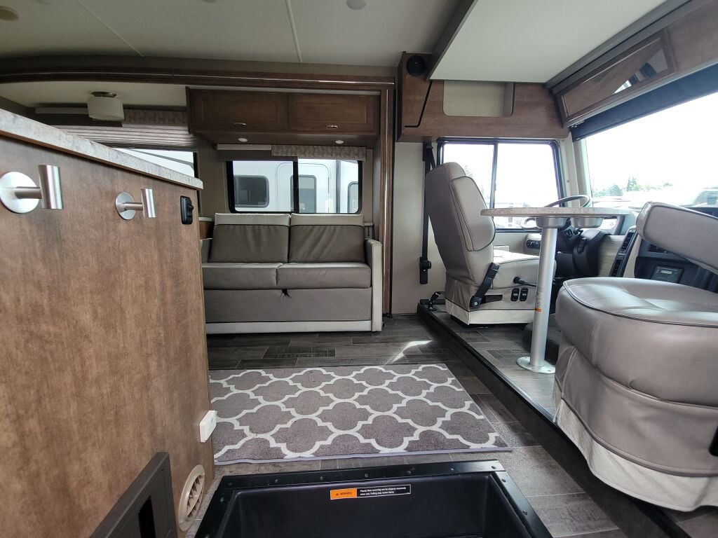 2018 Winnebago Intent 30R