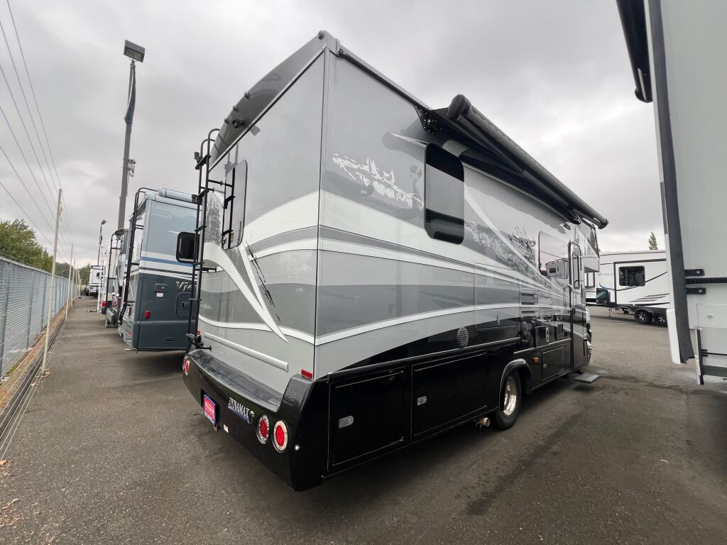 2018 Dynamax Isata 4 series 25FW