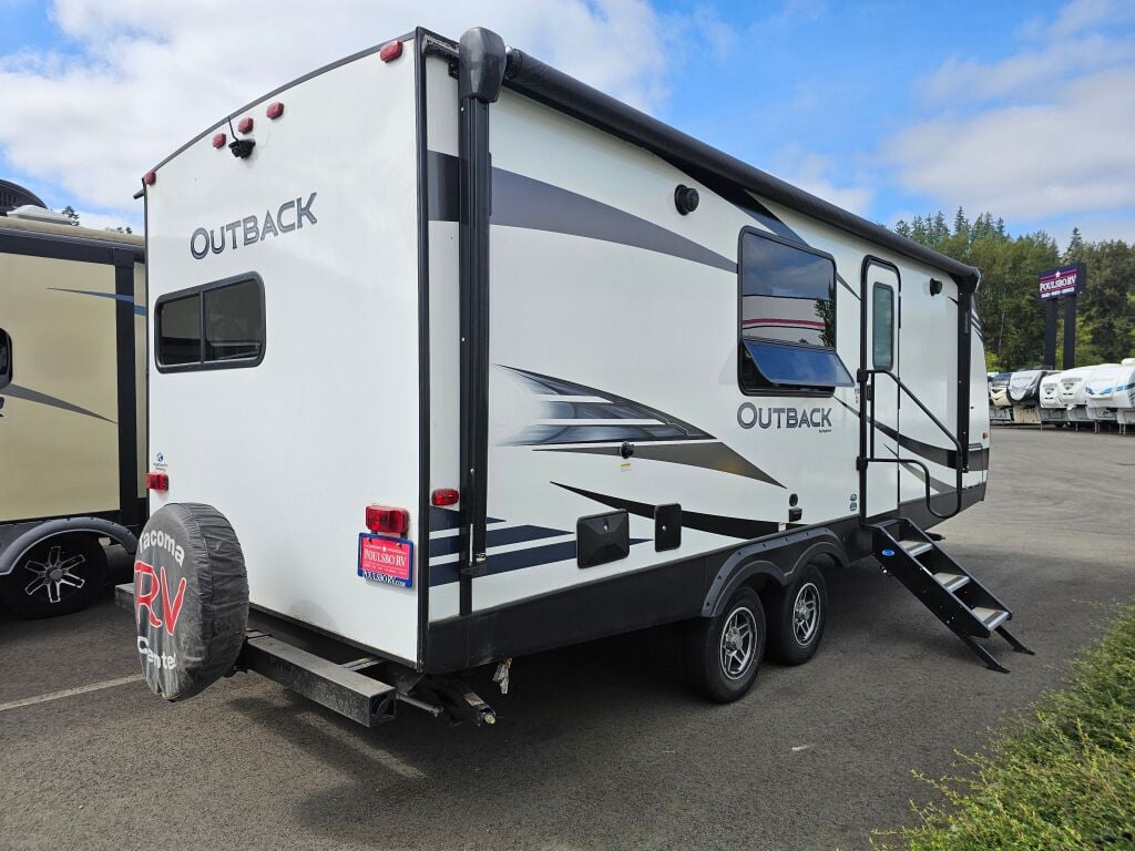 2020 Keystone Outback Ultra-Lite 221UMD