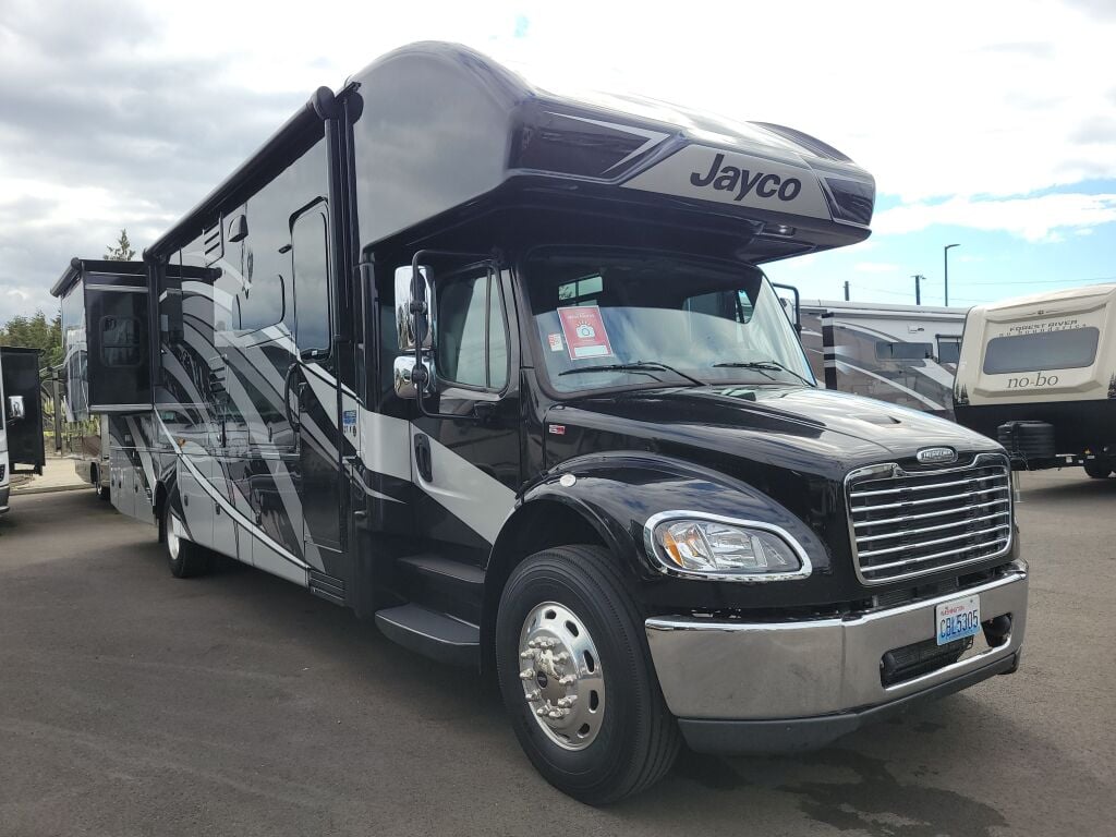 2022 Jayco Seneca 37K